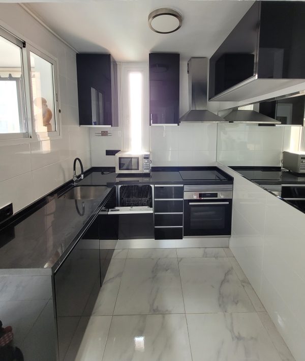 Alquiler de apartamento con vistas al mar en Fuengirola - Imagen 15