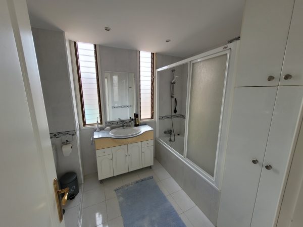 Alquiler de apartamento con vistas al mar en Fuengirola - Imagen 14