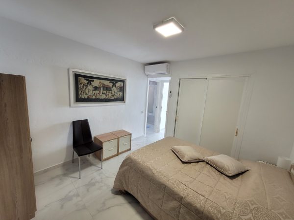 Alquiler de apartamento con vistas al mar en Fuengirola - Imagen 4
