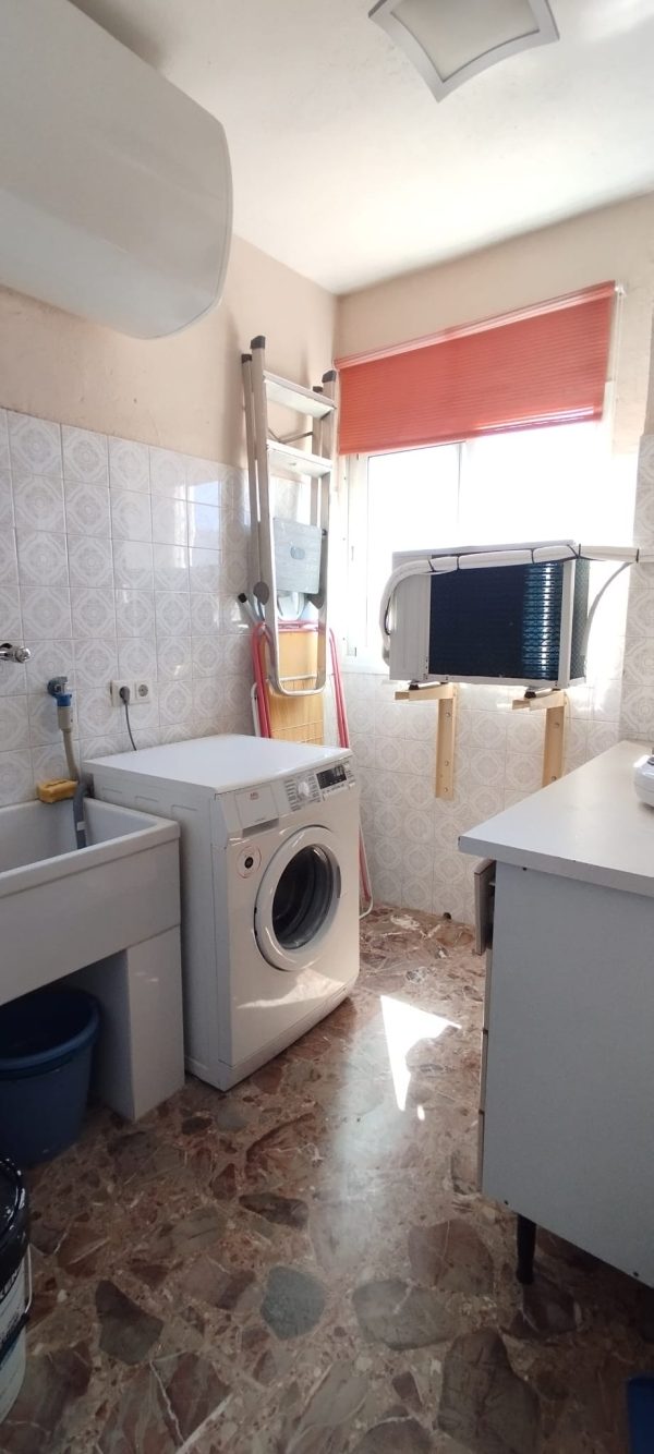 Alquiler de apartamento frente al mar en Fuengirola - Imagen 24