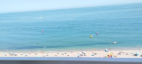 Alquiler de apartamento frente al mar en Fuengirola - Imagen 11