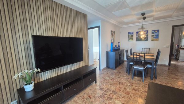 Alquiler de apartamento frente al mar en Fuengirola - Imagen 5