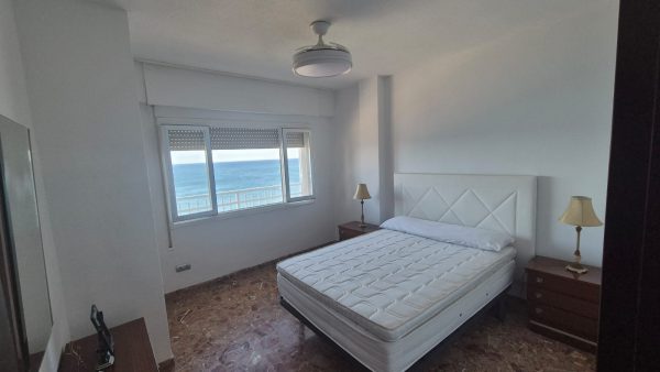 Alquiler de apartamento frente al mar en Fuengirola - Imagen 39