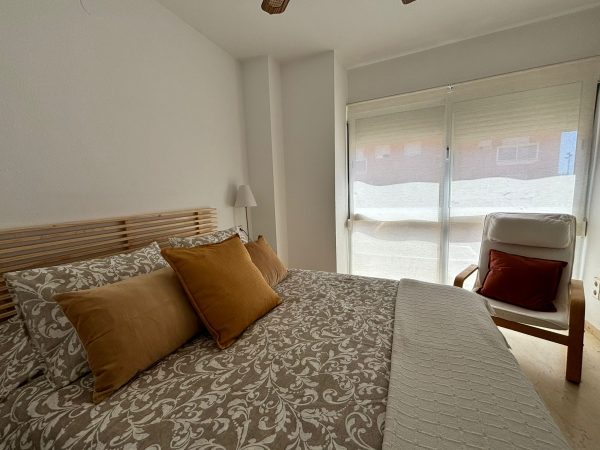 Alquiler de apartamento con vista al mar en Fuengirola - Imagen 8