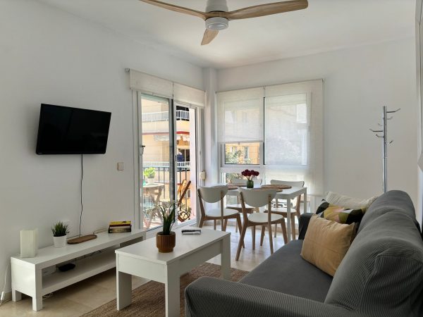 Alquiler de apartamento con vista al mar en Fuengirola - Imagen 9
