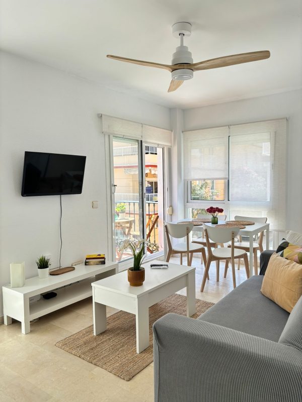 Alquiler de apartamento con vista al mar en Fuengirola - Imagen 10