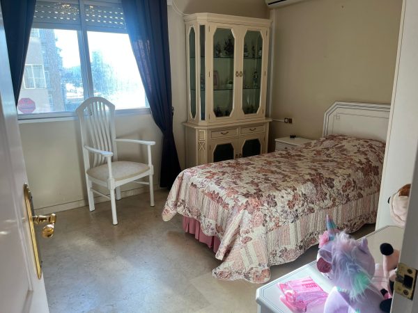 Alquiler de apartamento frente al mar en Fuengirola/Torreblanca - Imagen 8