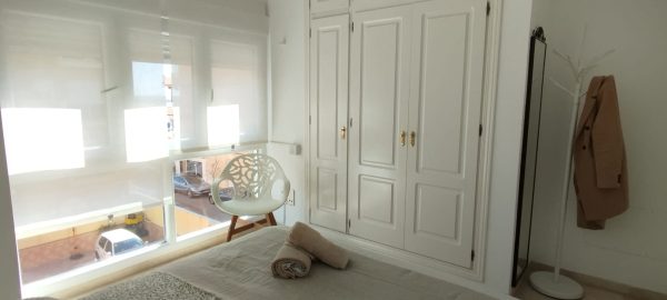 Alquiler de apartamento en Fuengirola/vistas al mar - Imagen 5
